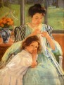Jeune mère à coudre les mères des enfants Mary Cassatt
